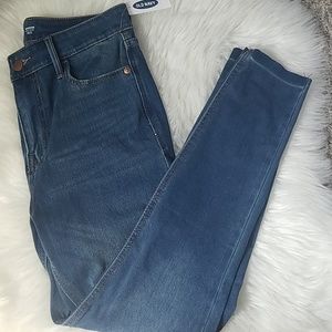 NWT Old Navy Rockstar Jeans